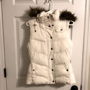 Banana republic down vest, size small.